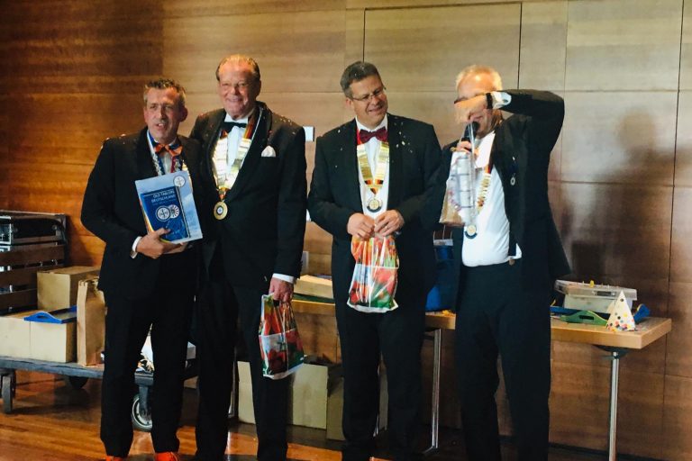 49BB6828-A534-40A6-AA99-E8C61906D7AF