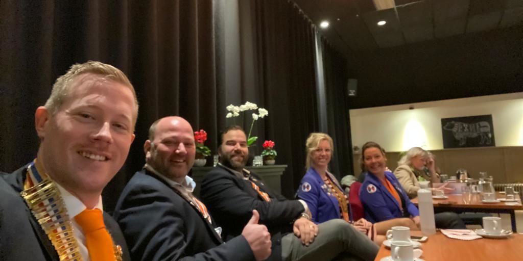 3F49727C-6BAF-40E6-854F-A8CF121BAA38